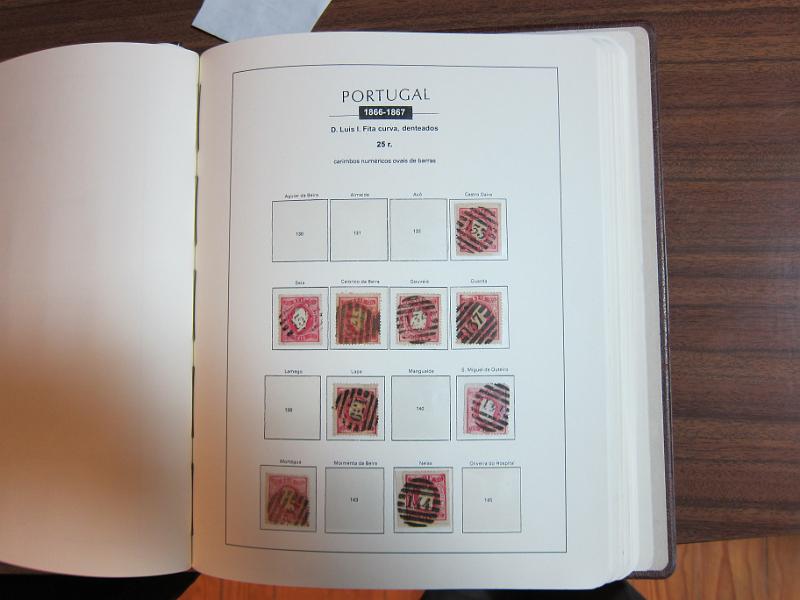 0015 (123).jpg -     Lote:    15      Marcofilia      Lotes Especiais       Descrição:      Portugal.   Colecção especializada de marcas numéricas das 1.ª e 2.ª reformas em selos de 25 reis, desde D. Maria II até D. Luís I, de frente. Lote a ver.        Lote       Valor Base:     &euro; 1.500,00     Valor Venda:     &euro; 3.000,00     
